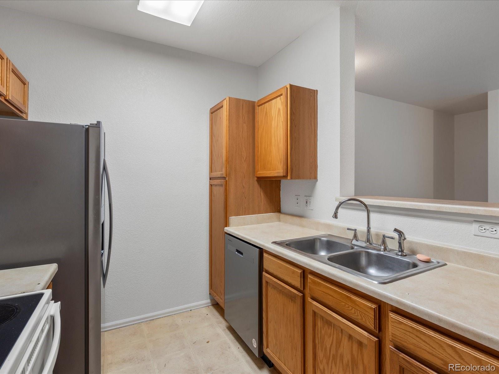 MLS Image #6 for 912 s yampa street,aurora, Colorado