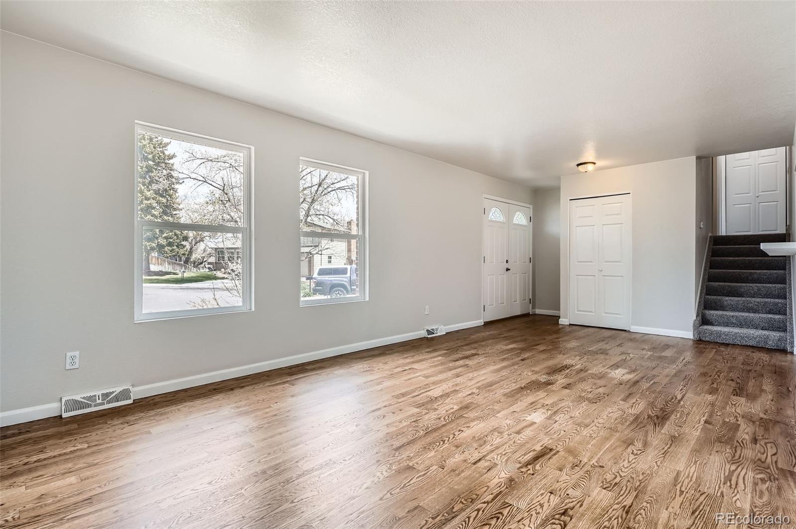 MLS Image #5 for 7791 s columbine street,centennial, Colorado