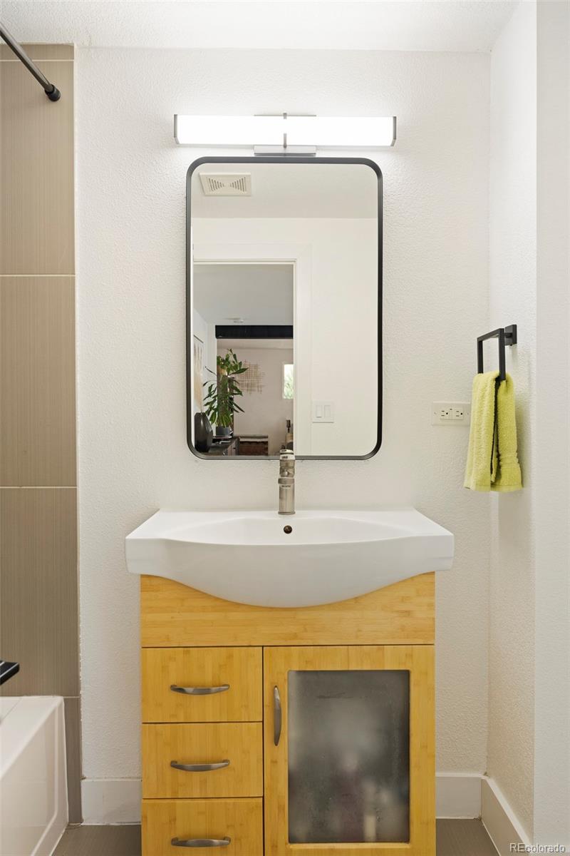 MLS Image #22 for 401 s ivy street,denver, Colorado