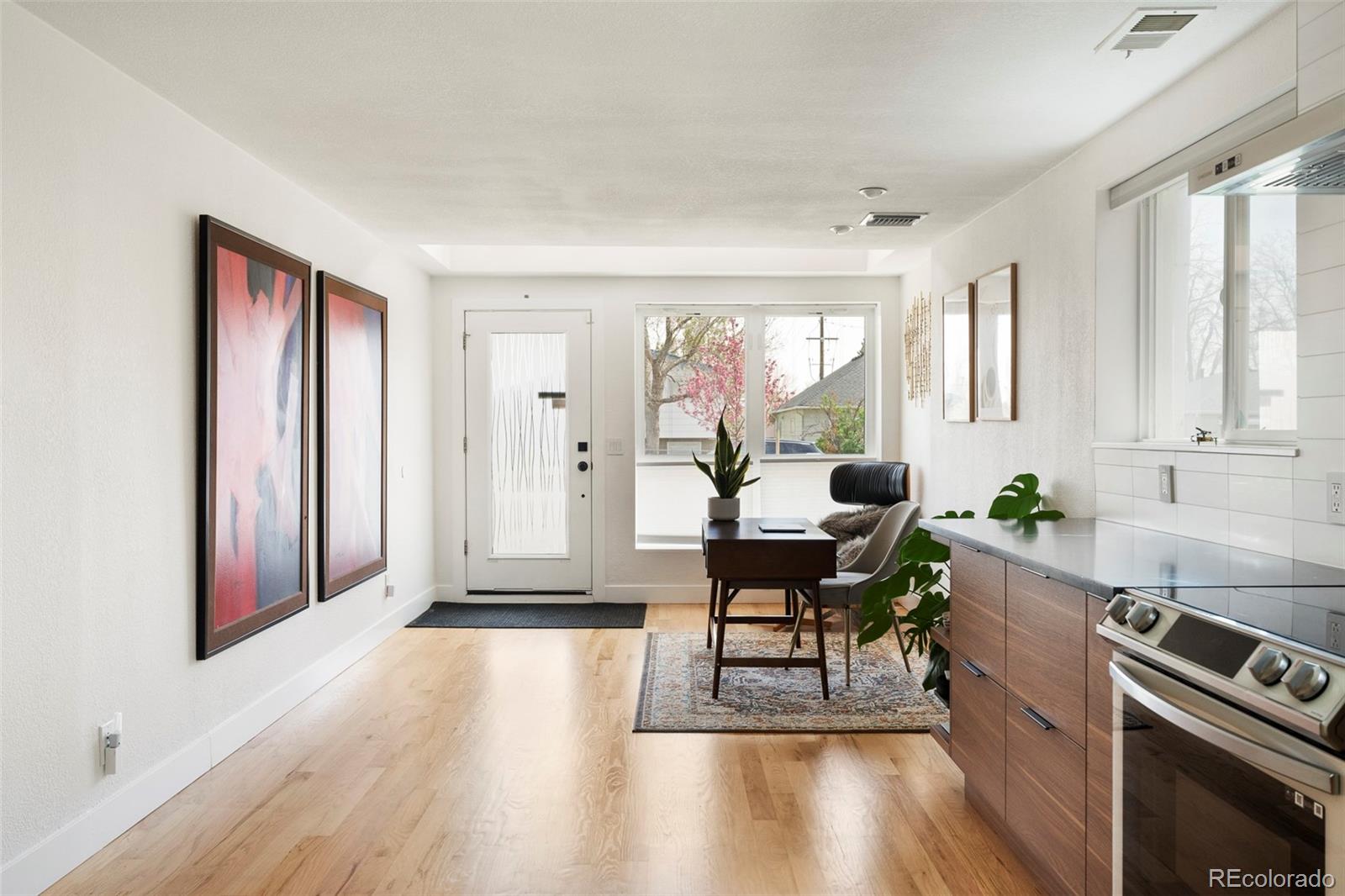 MLS Image #4 for 401 s ivy street,denver, Colorado