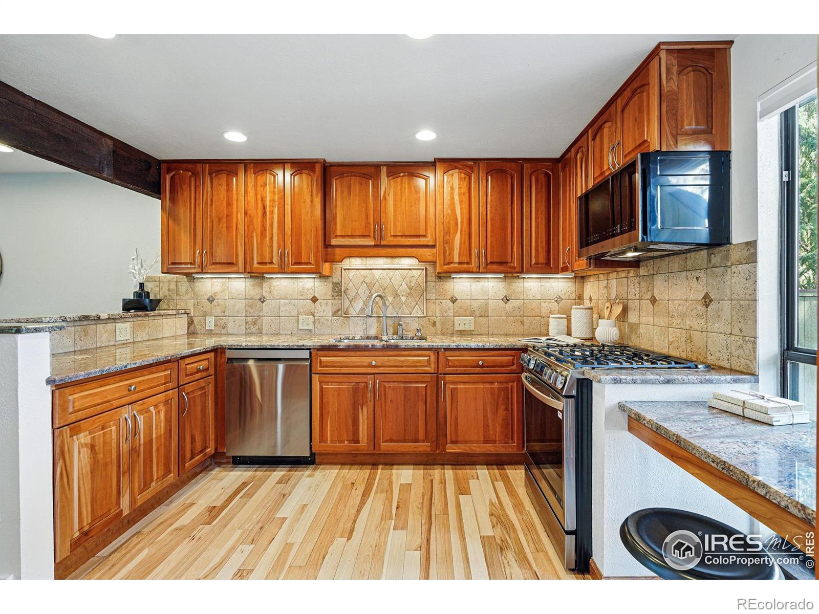MLS Image #12 for 4604  greenbriar court,boulder, Colorado