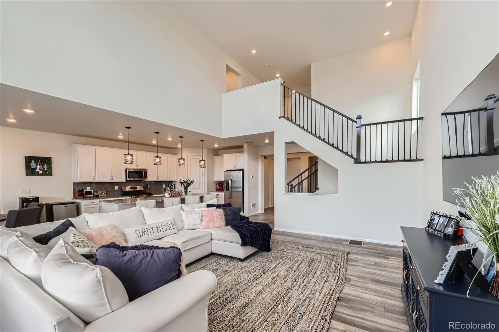 MLS Image #4 for 935  peach leaf lane,elizabeth, Colorado