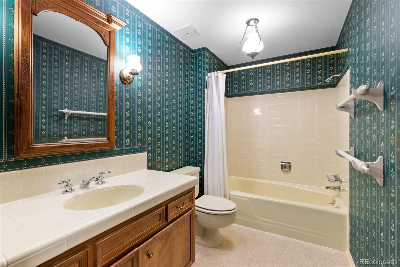 MLS Image #31 for 3821 s magnolia way,denver, Colorado