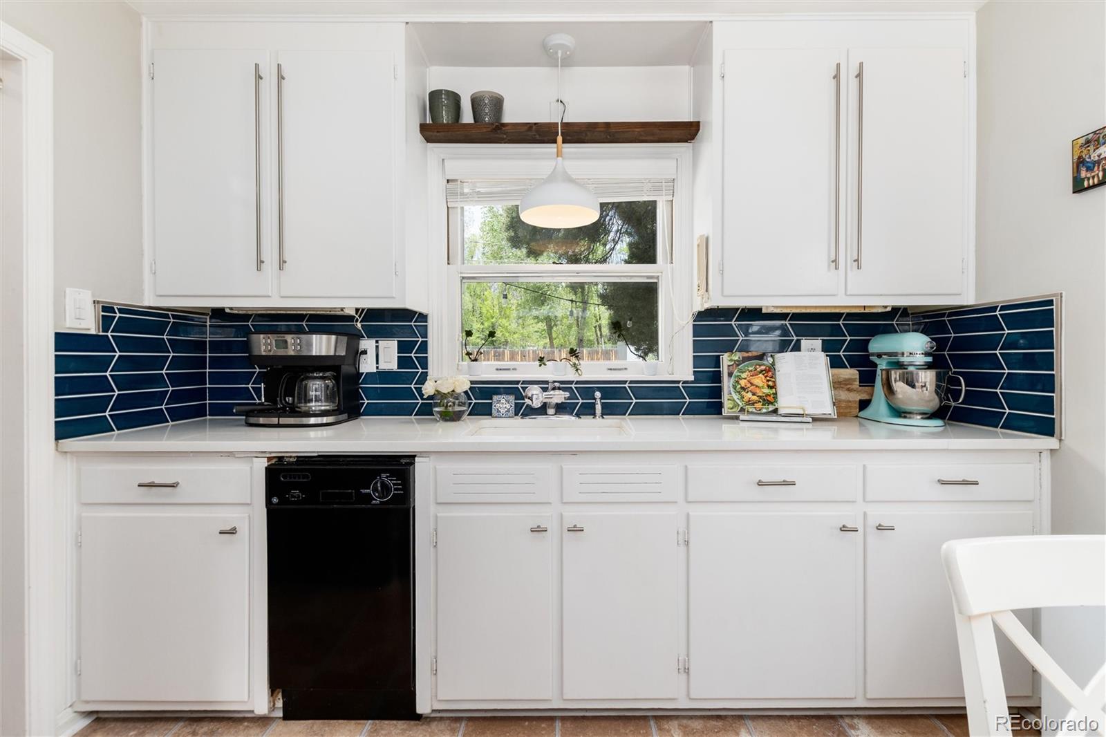 MLS Image #11 for 916 e la salle street,colorado springs, Colorado