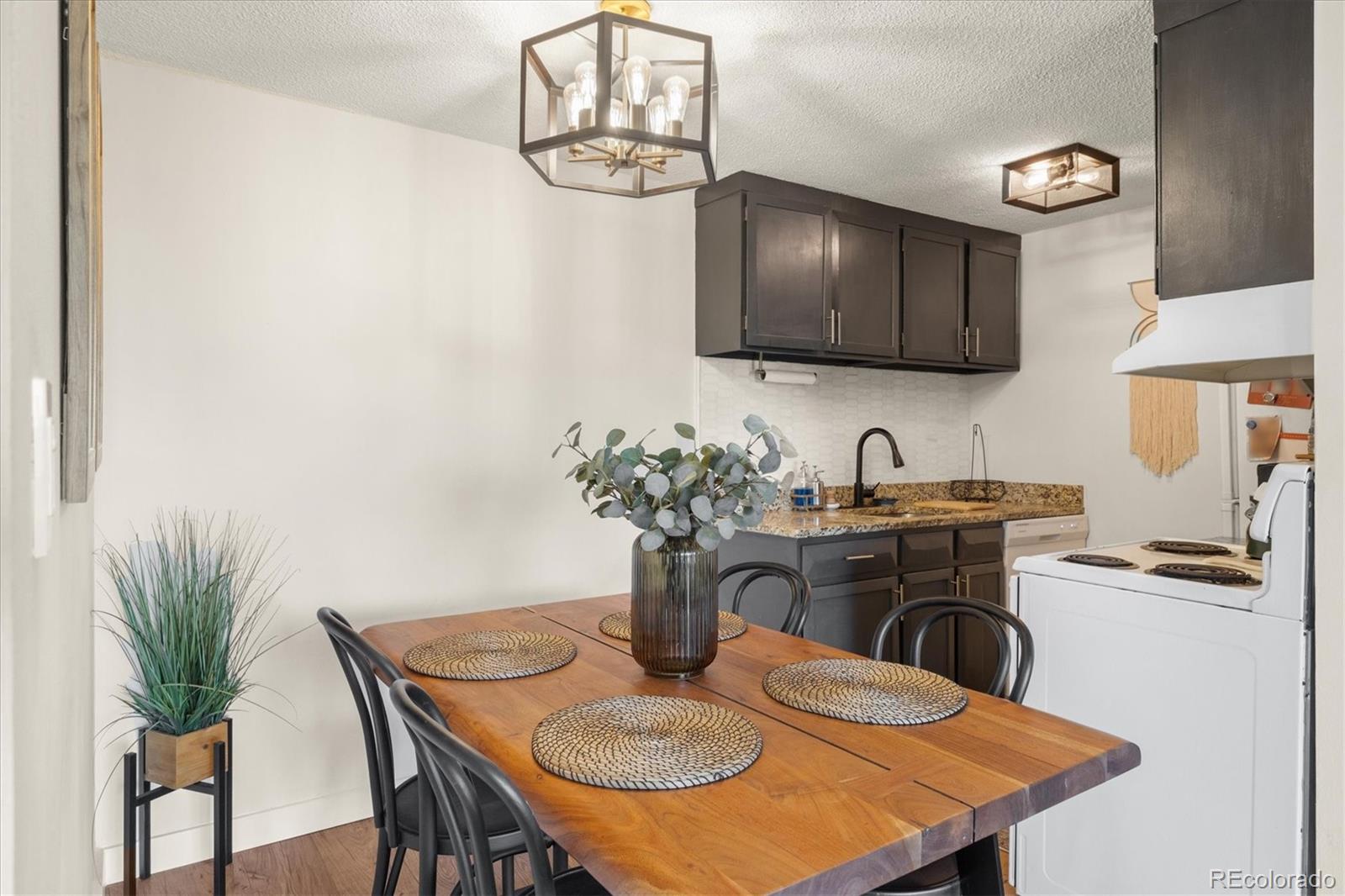 MLS Image #7 for 799  dahlia street,denver, Colorado