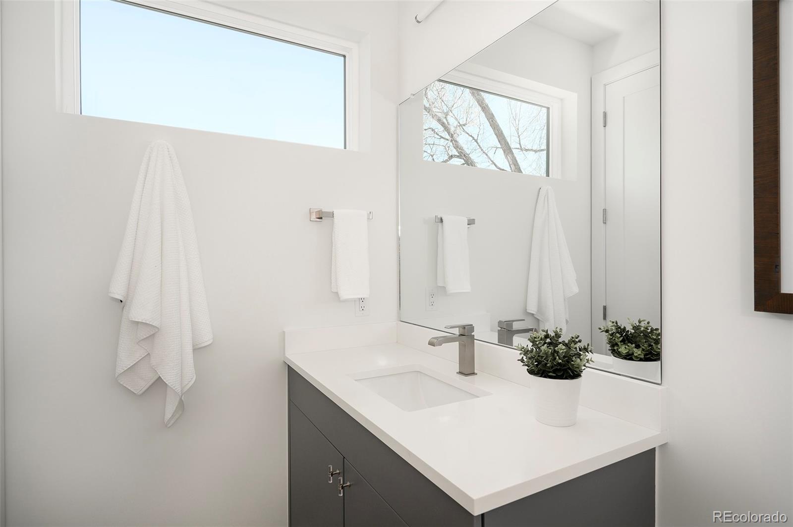 MLS Image #36 for 1117 s madison street,denver, Colorado