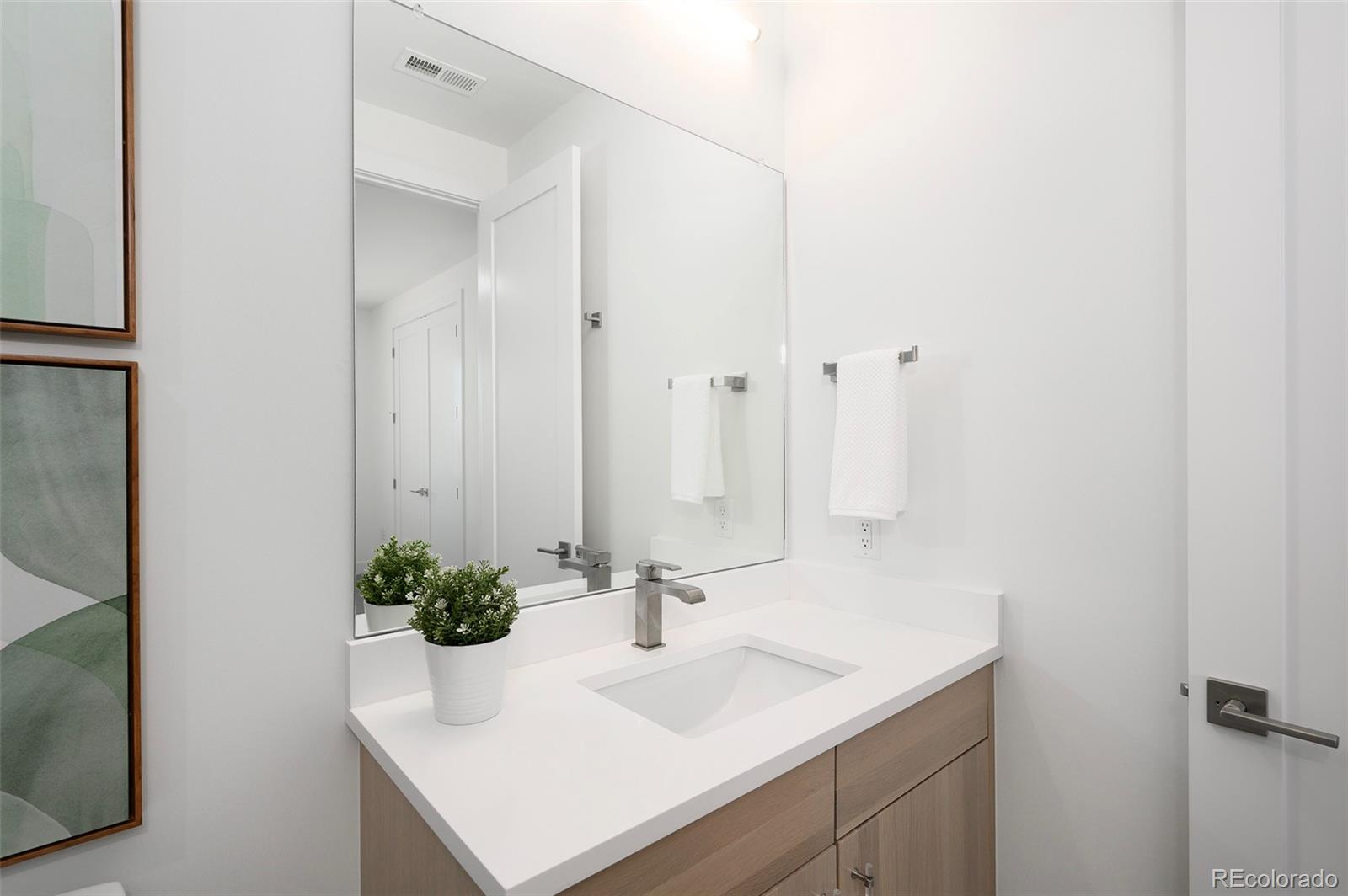 MLS Image #39 for 1117 s madison street,denver, Colorado