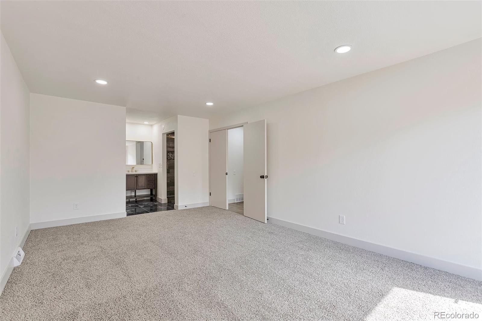 MLS Image #6 for 12164 e amherst circle,aurora, Colorado