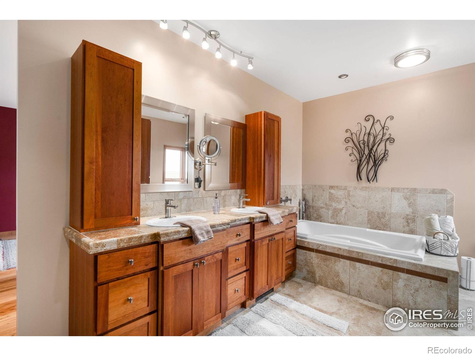 MLS Image #17 for 47415  county road 15 ,wellington, Colorado