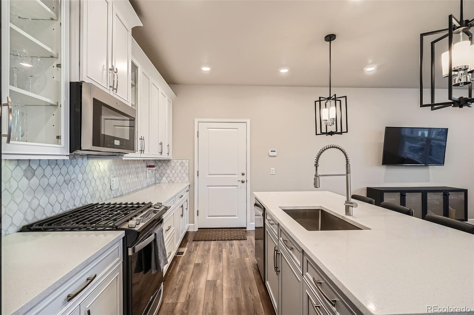 MLS Image #10 for 9786  rosalee peak street,littleton, Colorado