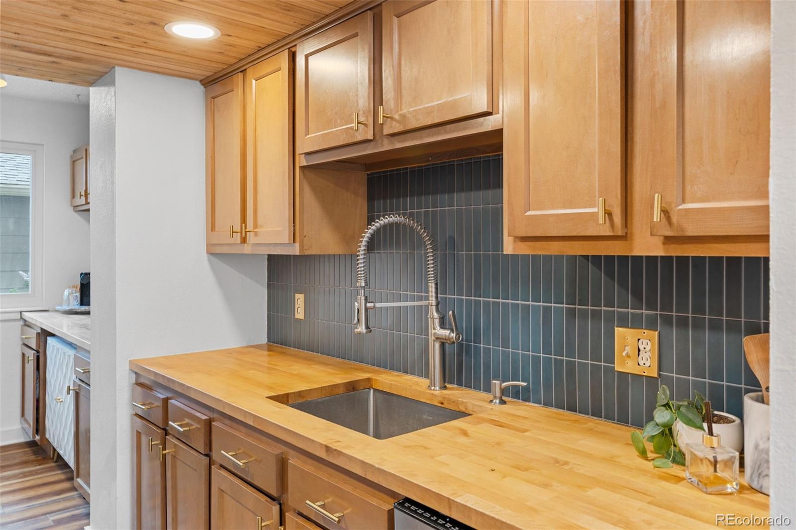 MLS Image #4 for 8674  carr loop,arvada, Colorado