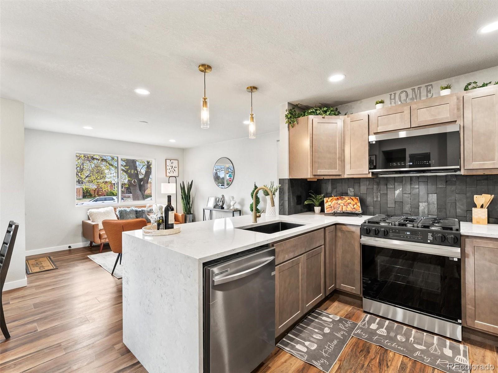 MLS Image #6 for 3210  newport street,denver, Colorado