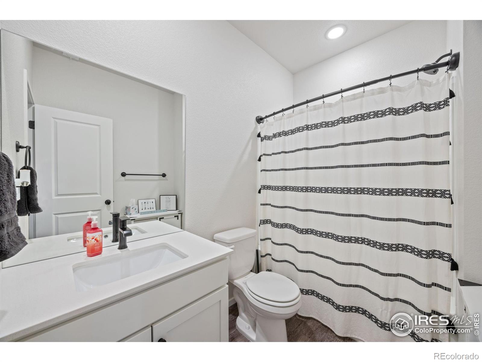 MLS Image #17 for 2290  setting sun drive,windsor, Colorado