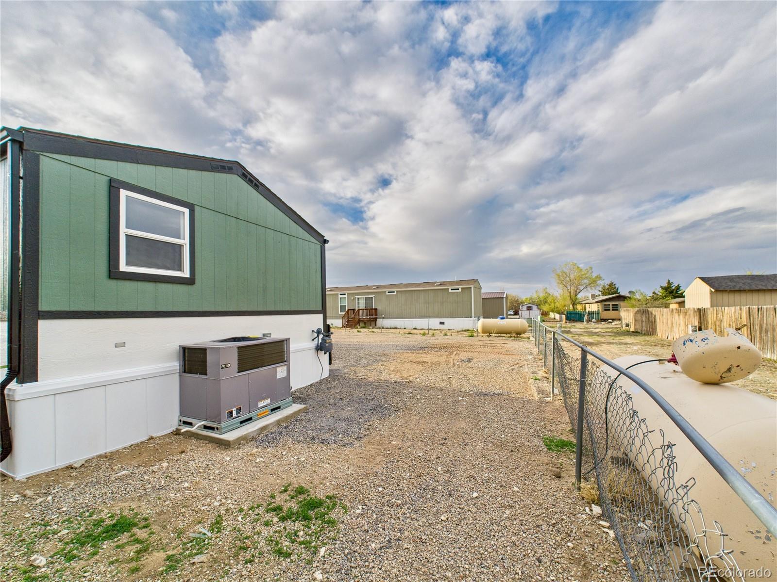 MLS Image #32 for 954 s silt drive,pueblo, Colorado