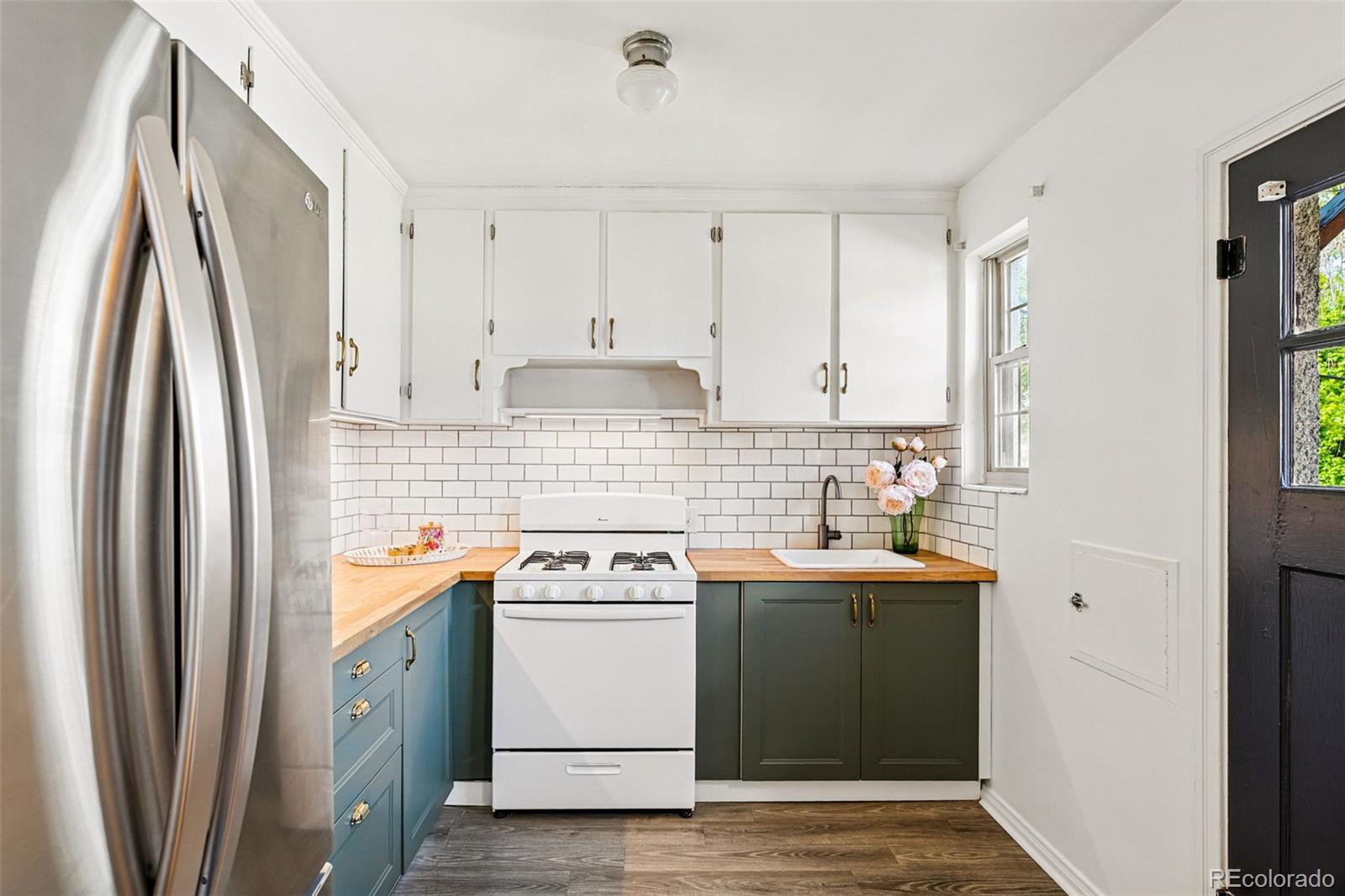 MLS Image #13 for 1422  ivy street,denver, Colorado