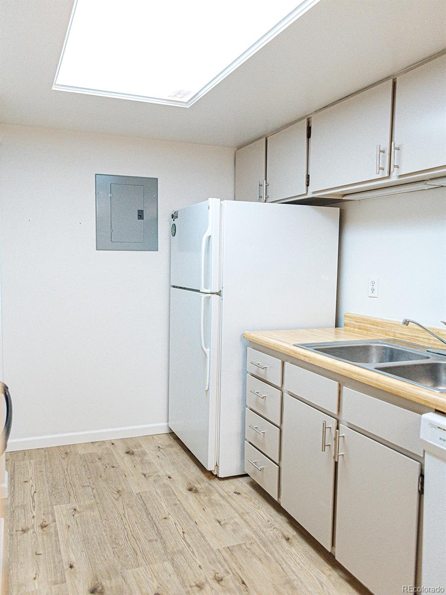MLS Image #11 for 14413 e jewell avenue,aurora, Colorado