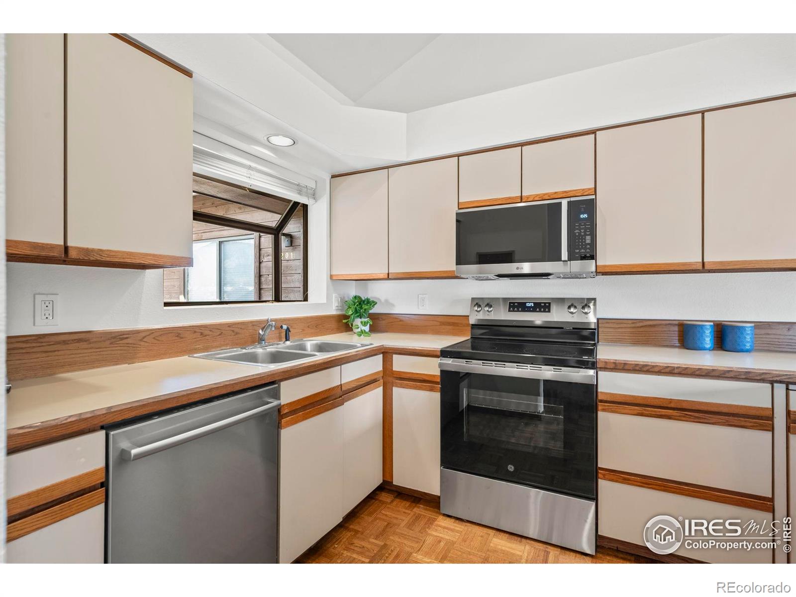 MLS Image #10 for 501  manhattan drive,boulder, Colorado