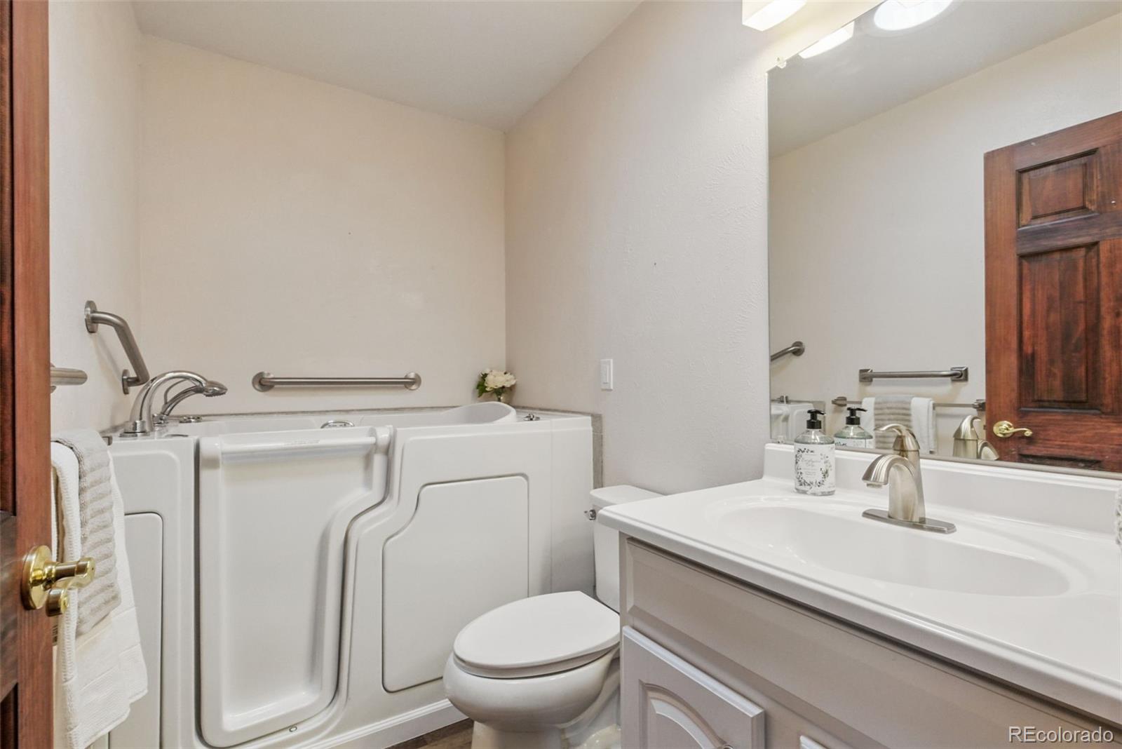 MLS Image #13 for 2838 s heather gardens way a,aurora, Colorado