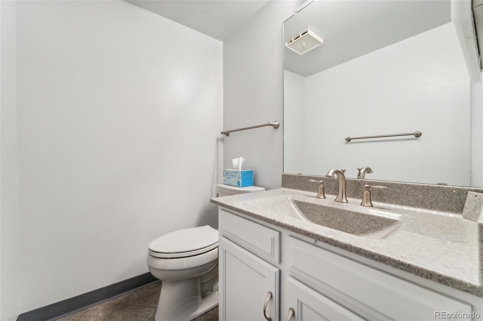 MLS Image #17 for 10208 e jewell avenue,aurora, Colorado