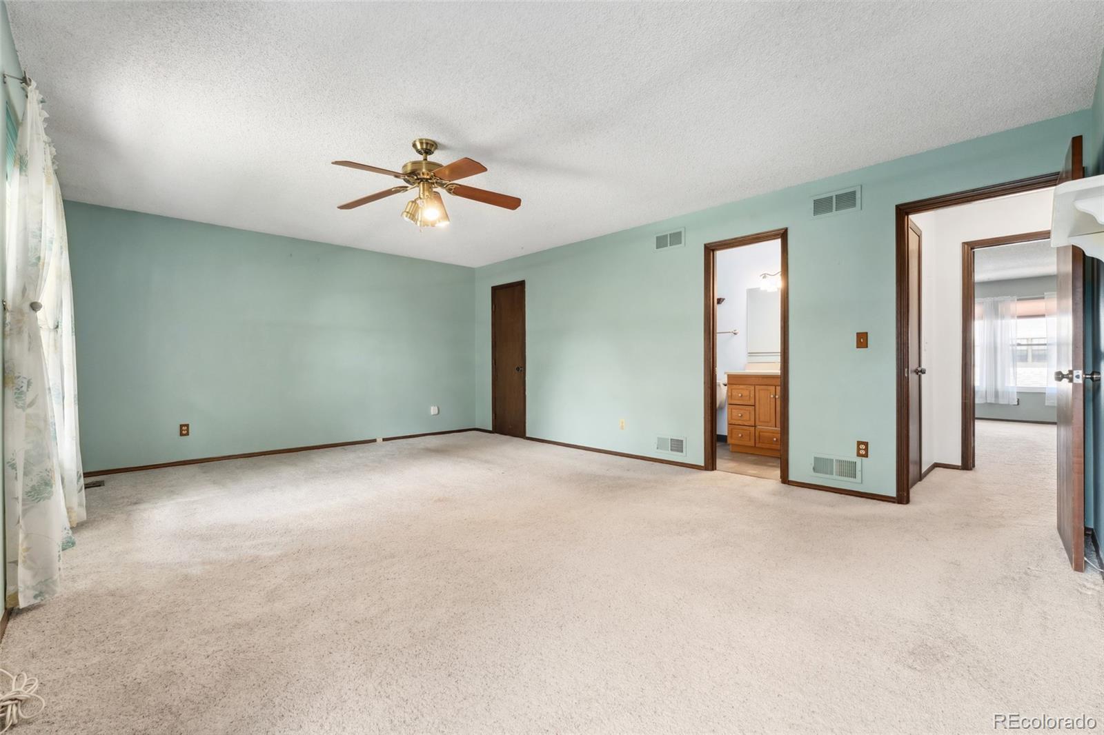 MLS Image #18 for 10208 e jewell avenue,aurora, Colorado