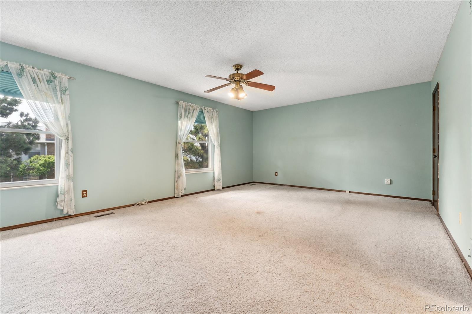 MLS Image #19 for 10208 e jewell avenue,aurora, Colorado