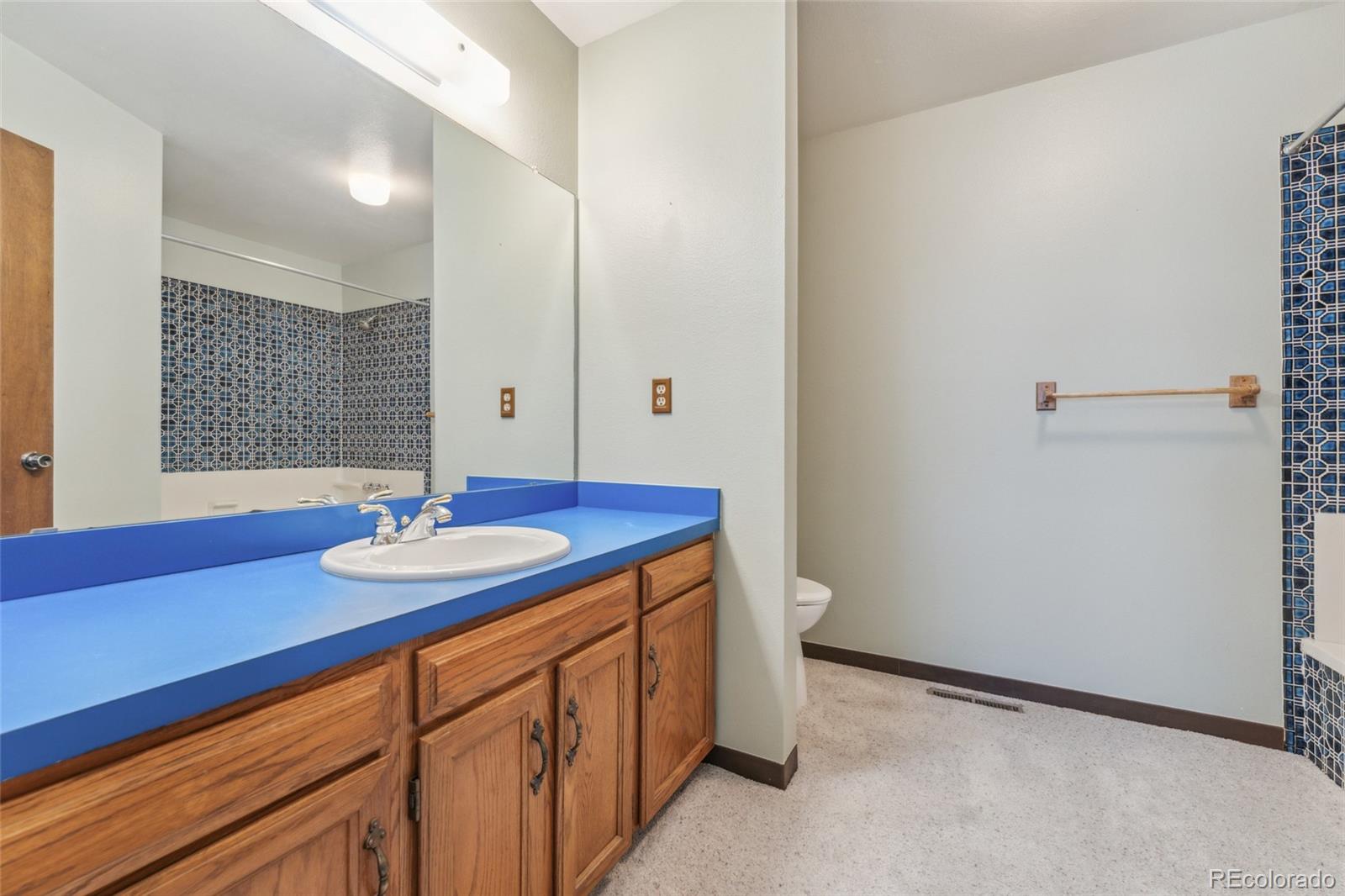 MLS Image #26 for 10208 e jewell avenue,aurora, Colorado