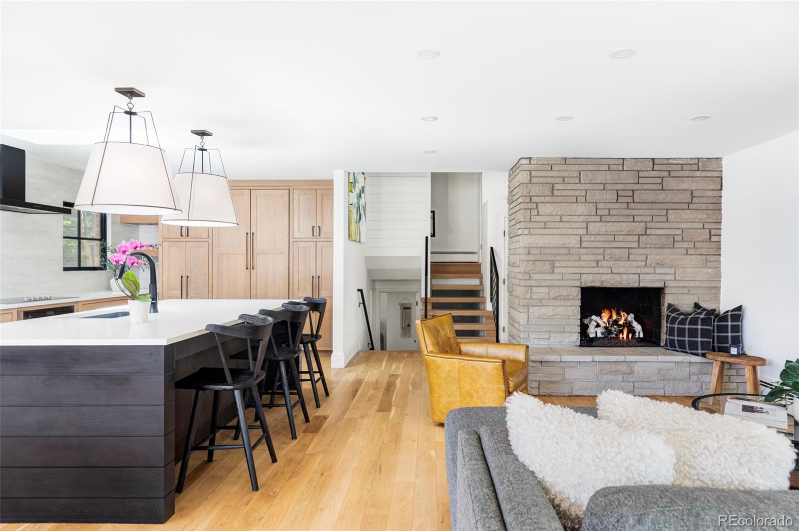 MLS Image #14 for 121 s ivy street,denver, Colorado