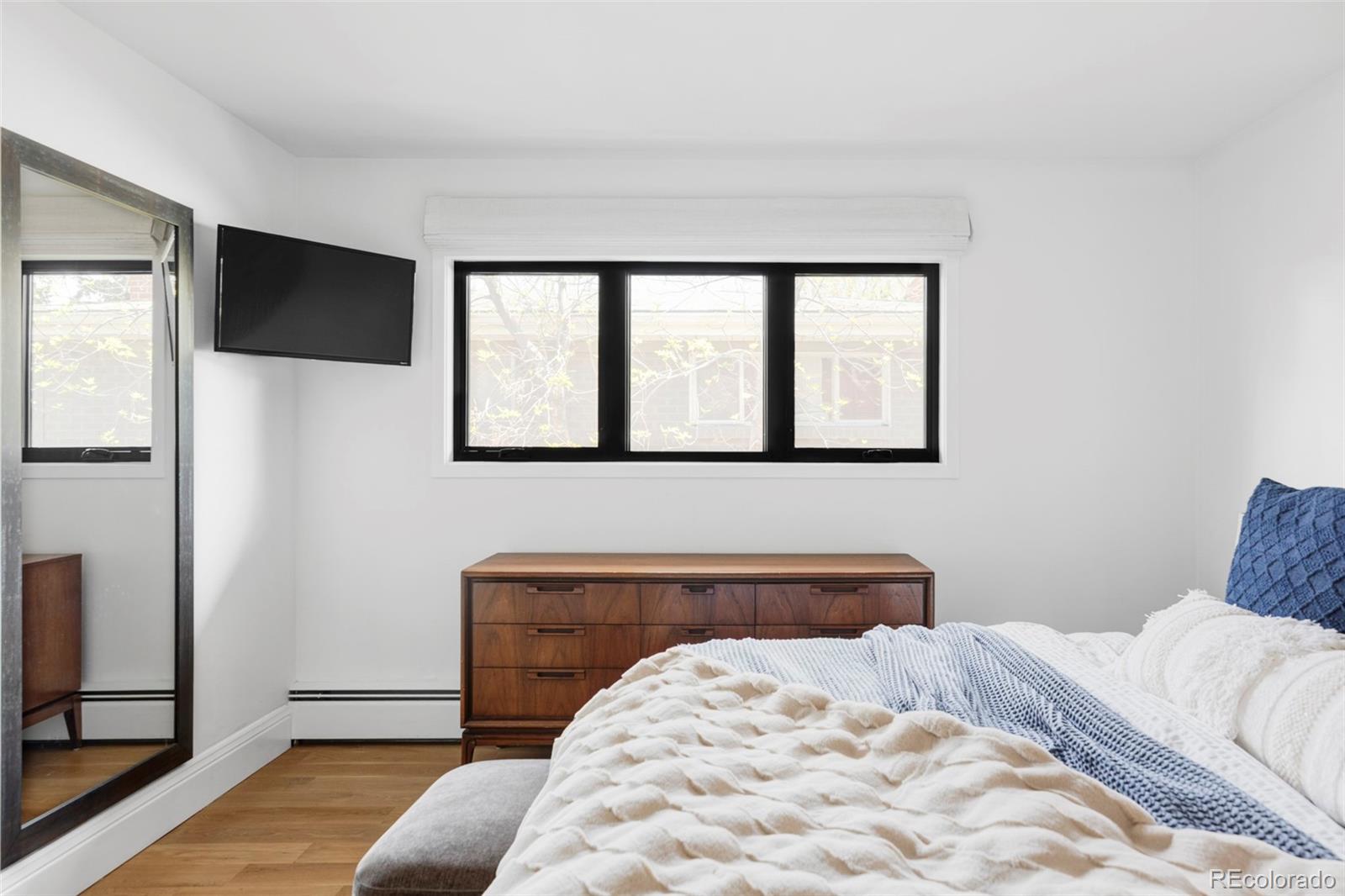 MLS Image #18 for 121 s ivy street,denver, Colorado