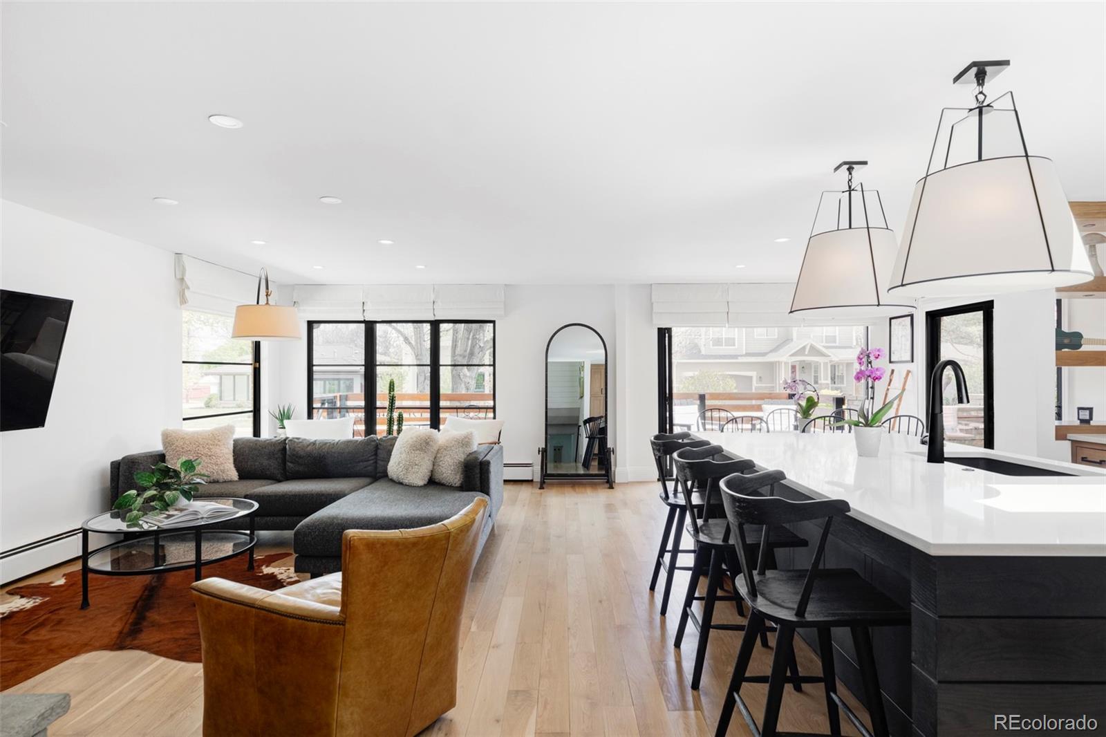 MLS Image #4 for 121 s ivy street,denver, Colorado