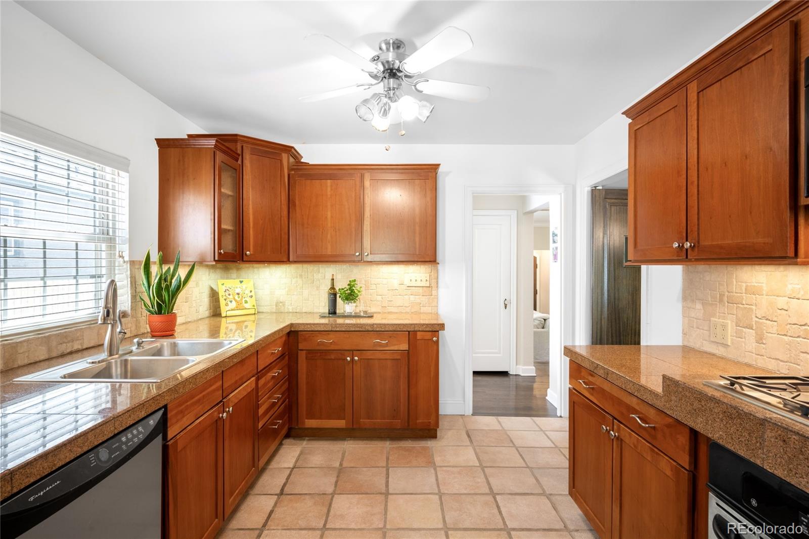 MLS Image #8 for 628  cherry street,denver, Colorado
