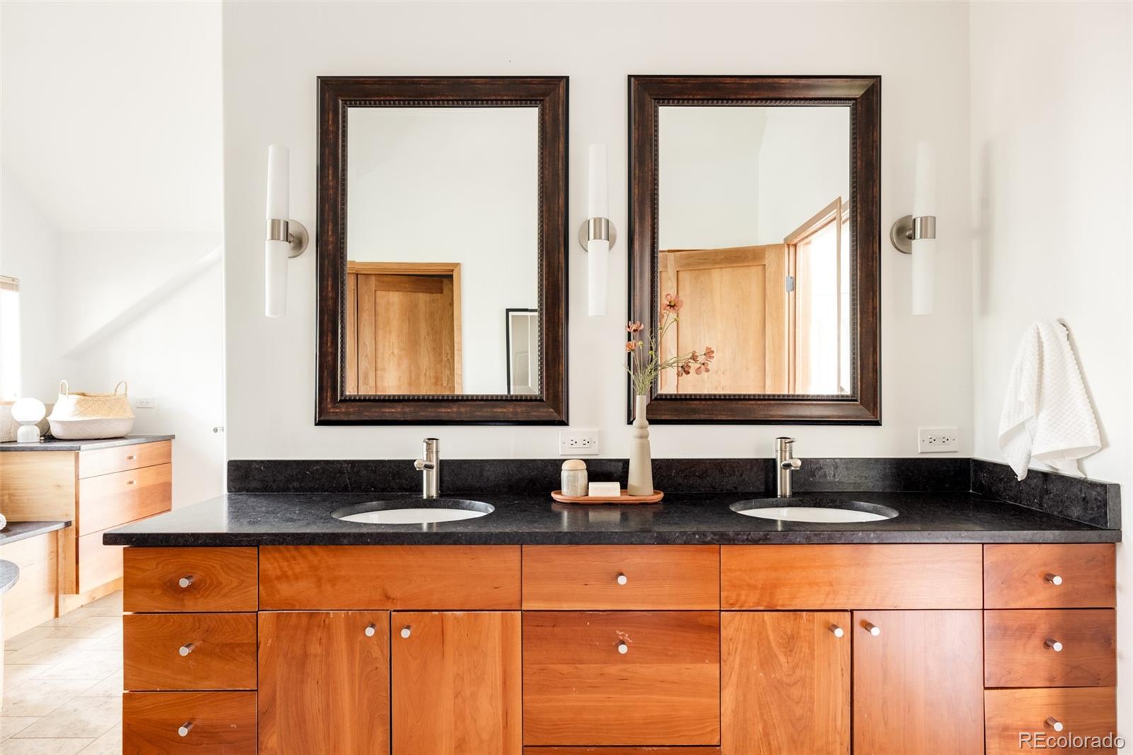 MLS Image #14 for 3445 s clermont street,denver, Colorado
