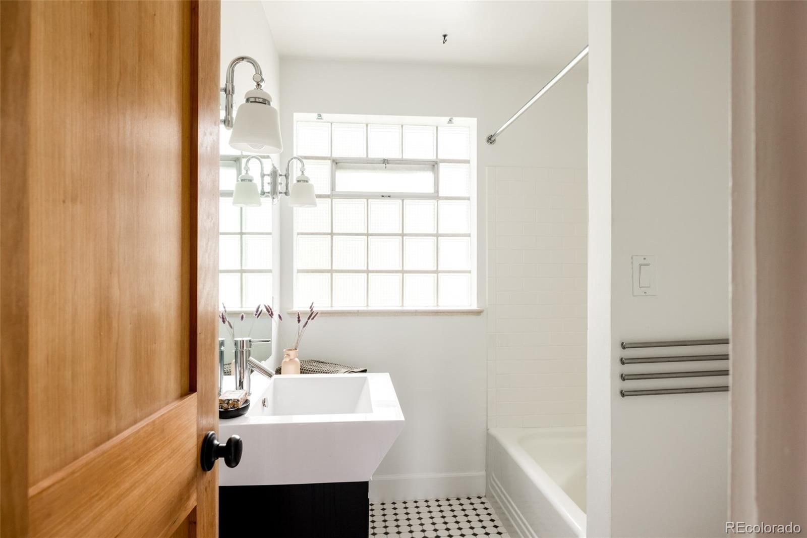 MLS Image #17 for 3445 s clermont street,denver, Colorado