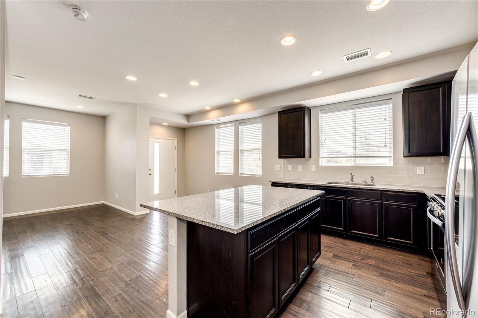 MLS Image #5 for 16075 e elk place,denver, Colorado