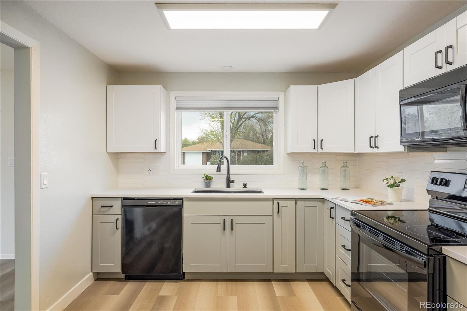 MLS Image #8 for 740  lotus way,broomfield, Colorado