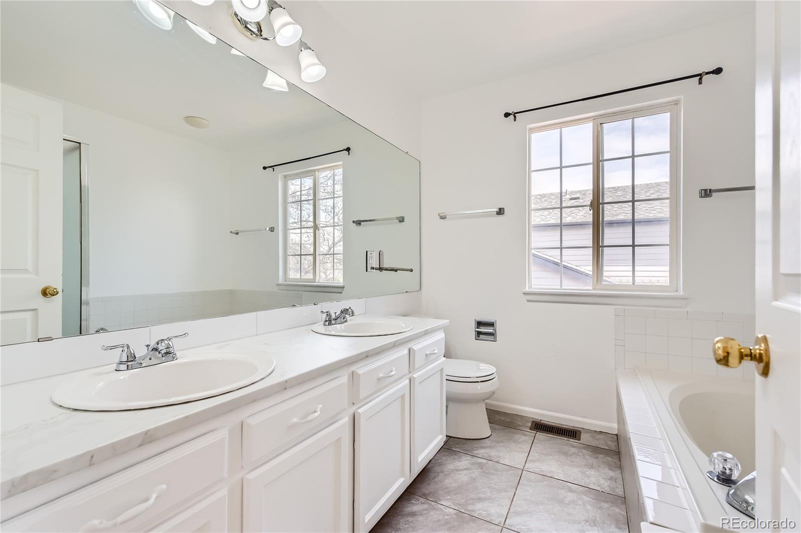 MLS Image #24 for 18643 e crestridge drive,aurora, Colorado