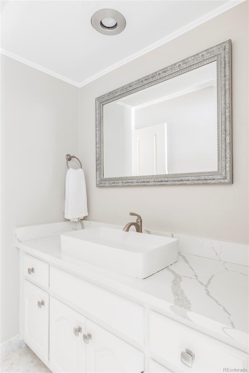 MLS Image #21 for 4530 s verbena street,denver, Colorado