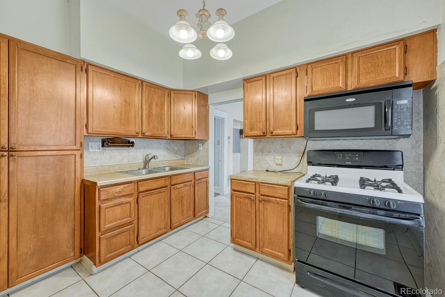 MLS Image #10 for 2421 w 38th avenue,denver, Colorado