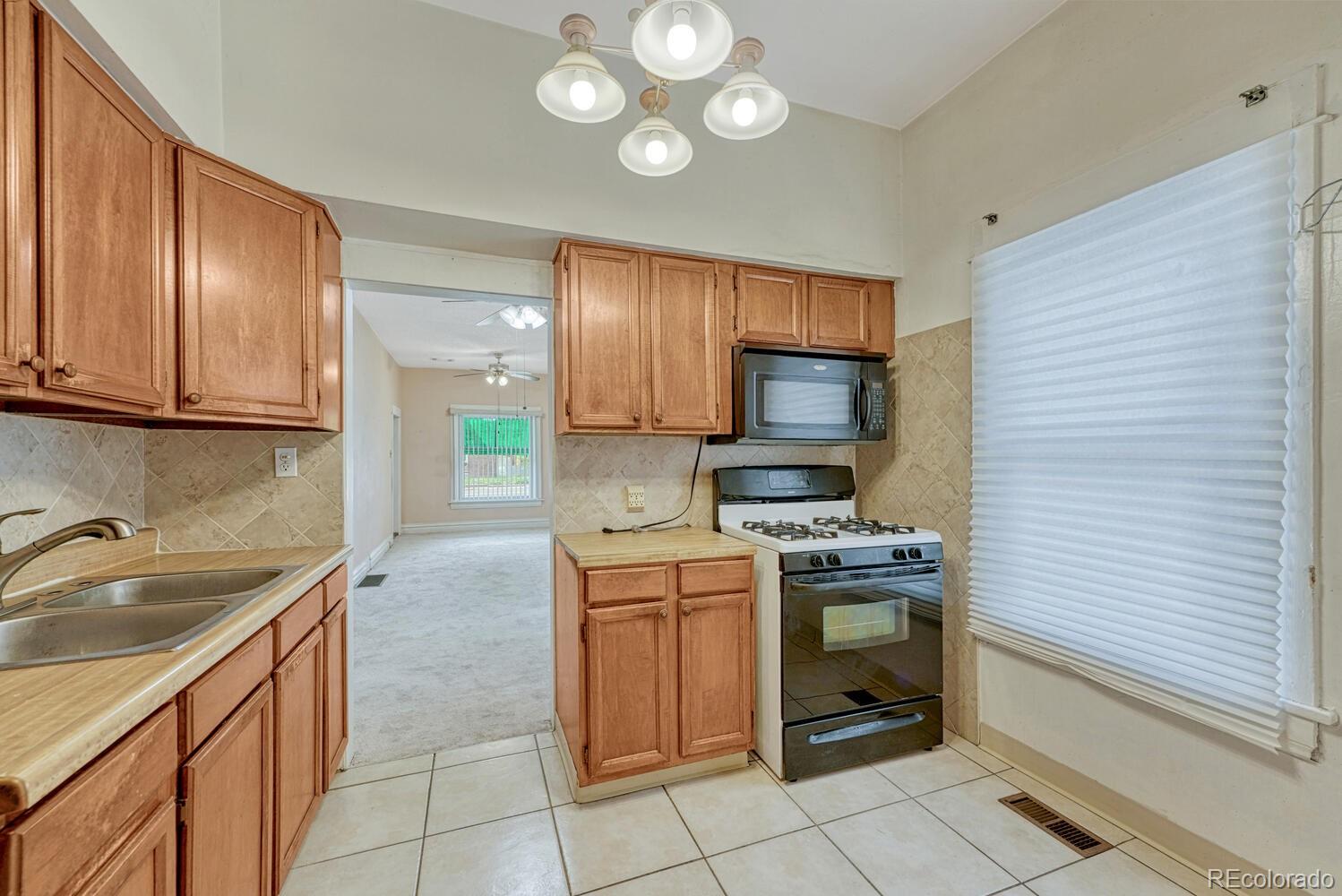 MLS Image #11 for 2421 w 38th avenue,denver, Colorado