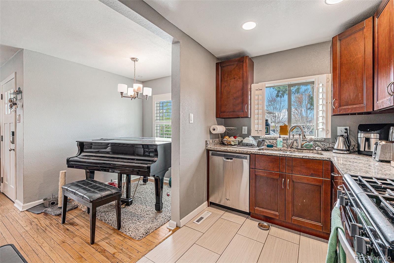MLS Image #6 for 3640 n saint paul street,denver, Colorado