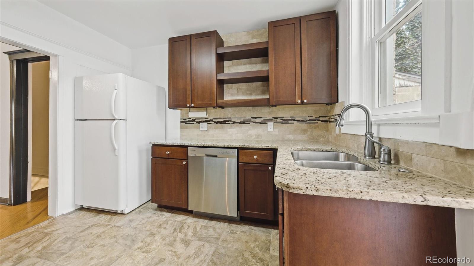 MLS Image #12 for 553 n logan street,denver, Colorado