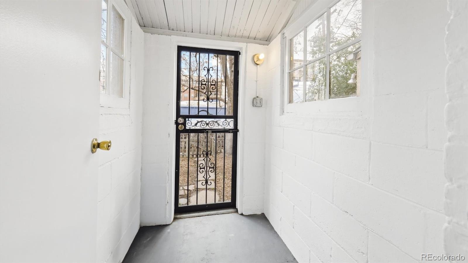MLS Image #14 for 553 n logan street,denver, Colorado