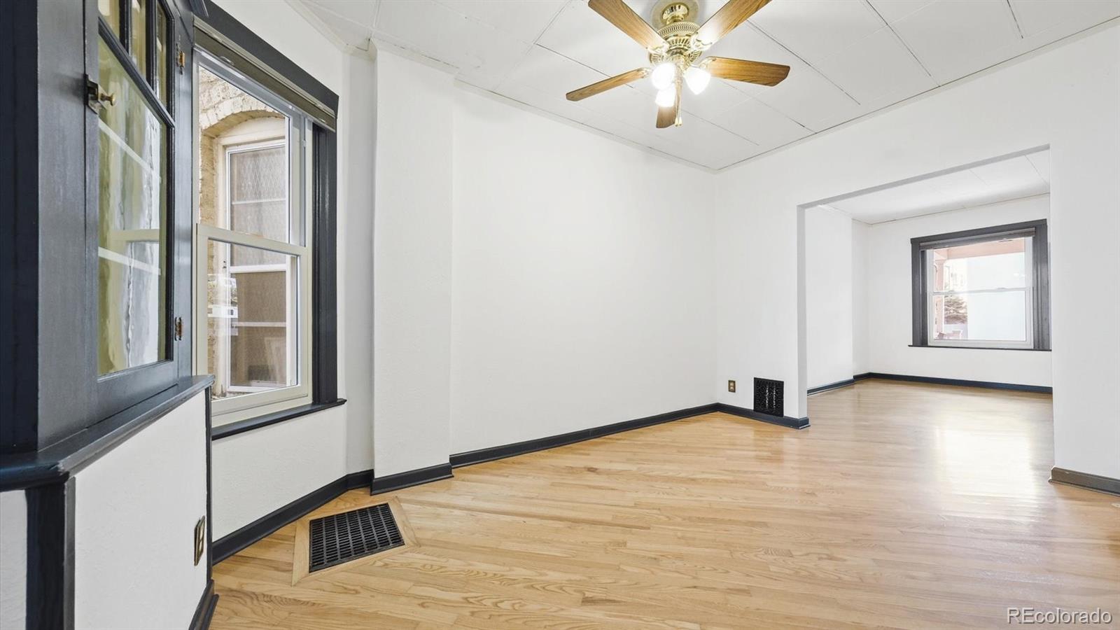 MLS Image #9 for 553 n logan street,denver, Colorado