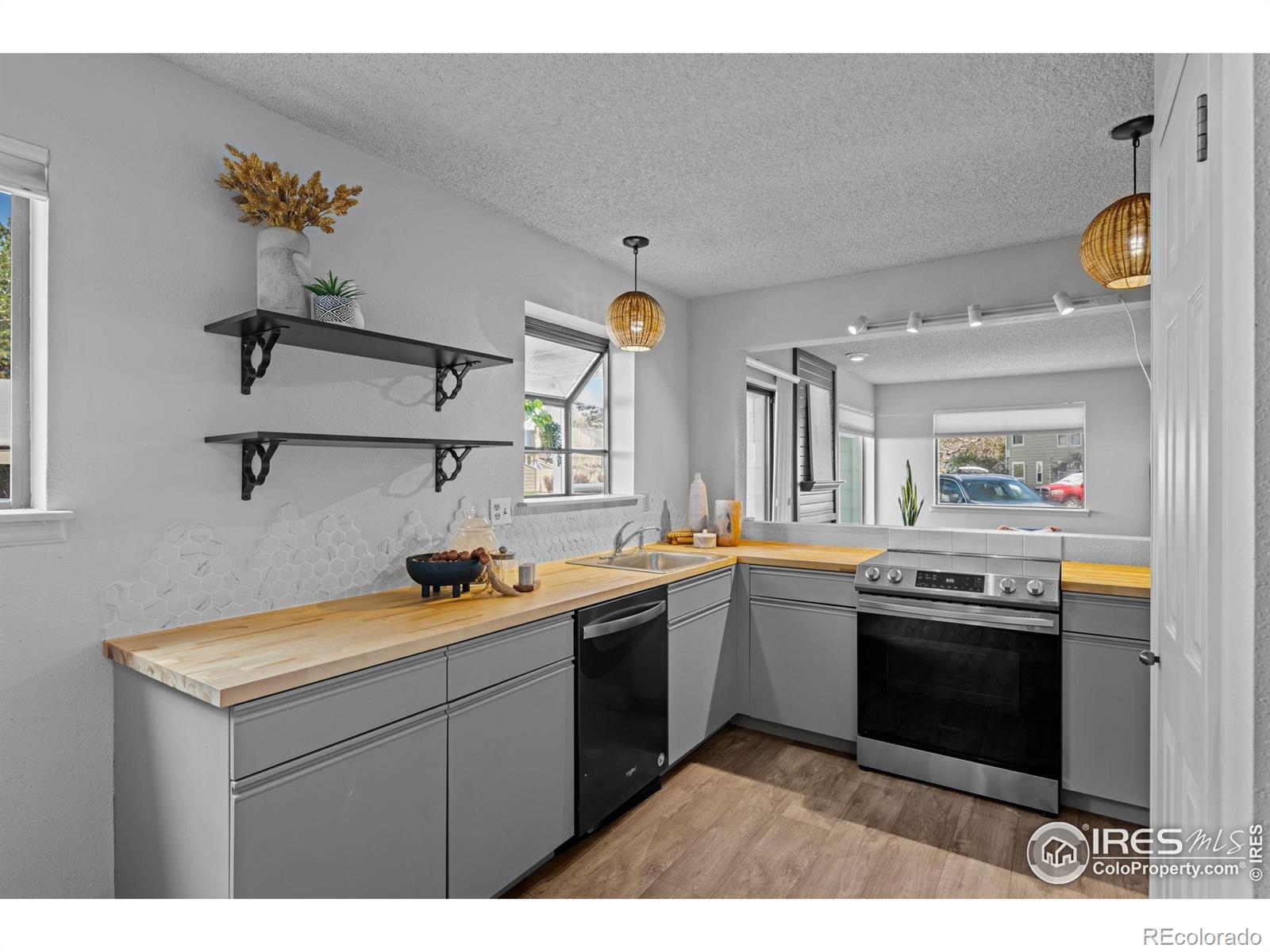 MLS Image #3 for 6844  countryside lane,niwot, Colorado