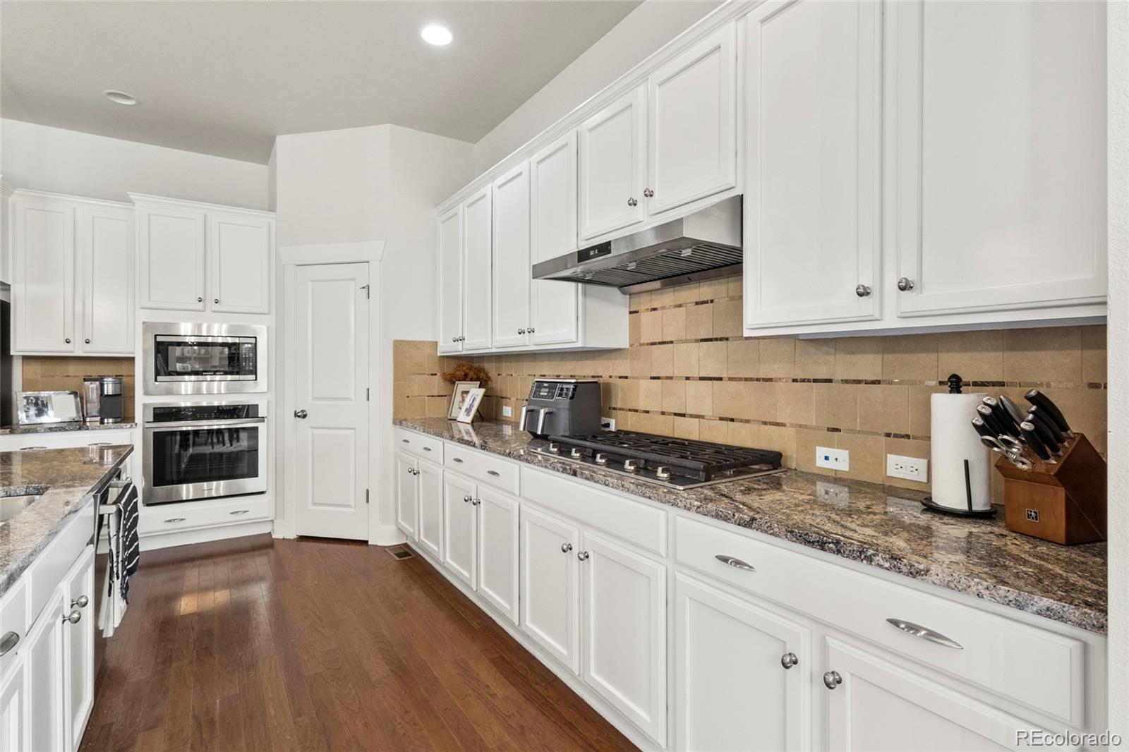 MLS Image #8 for 3529  xanthia court,denver, Colorado