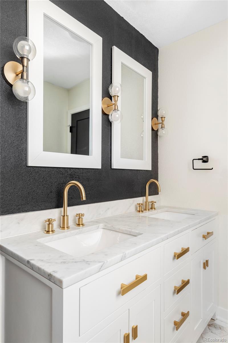 MLS Image #16 for 3130 s krameria street,denver, Colorado
