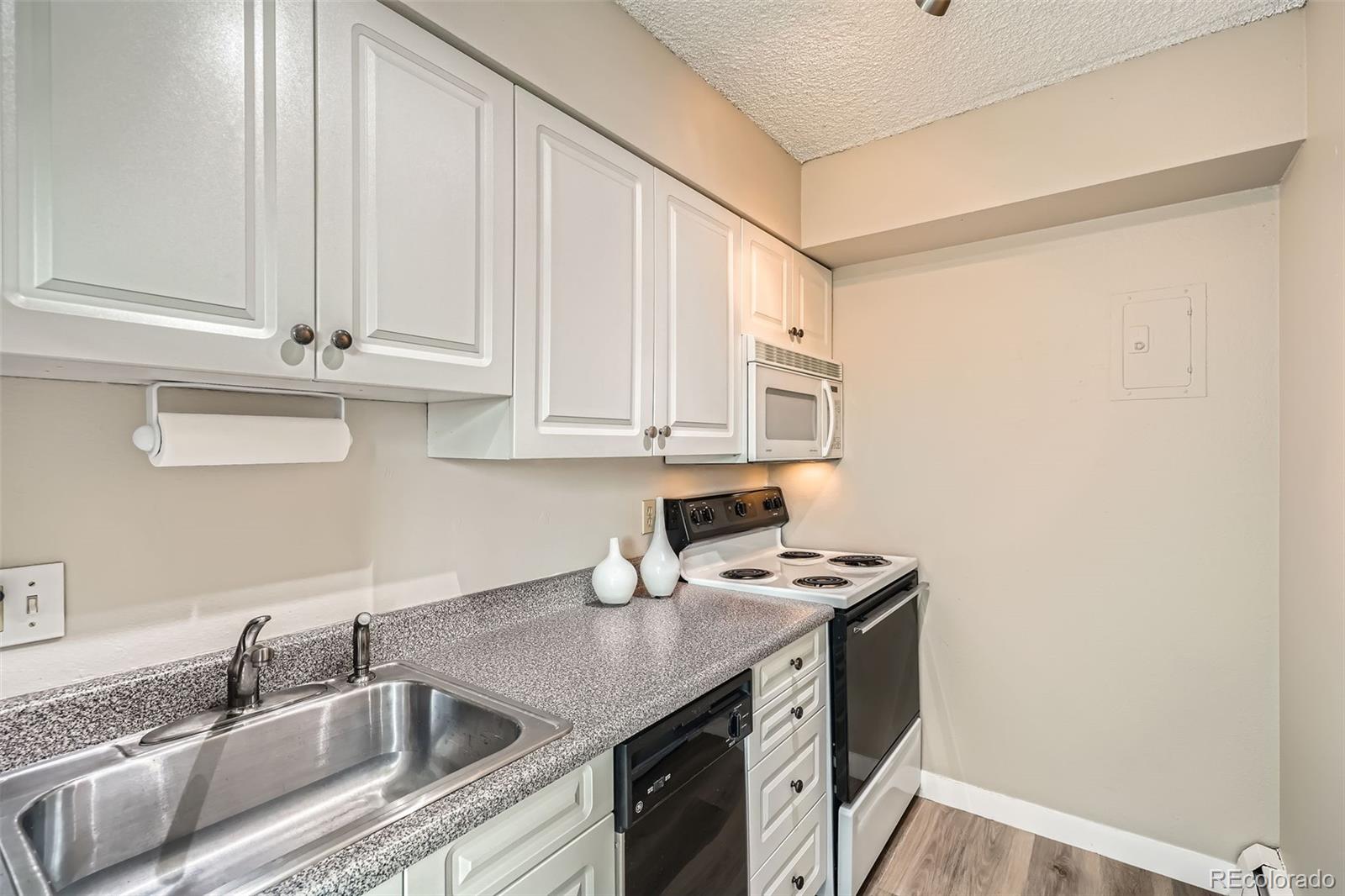 MLS Image #5 for 1045 n pennsylvania street,denver, Colorado