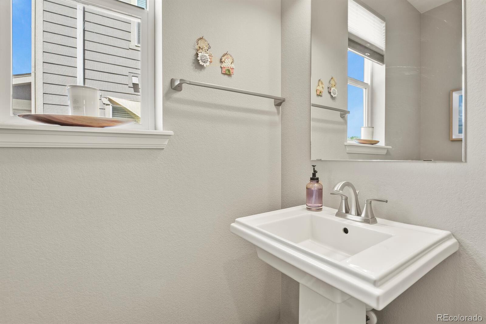 MLS Image #11 for 1273 s dallas court,denver, Colorado