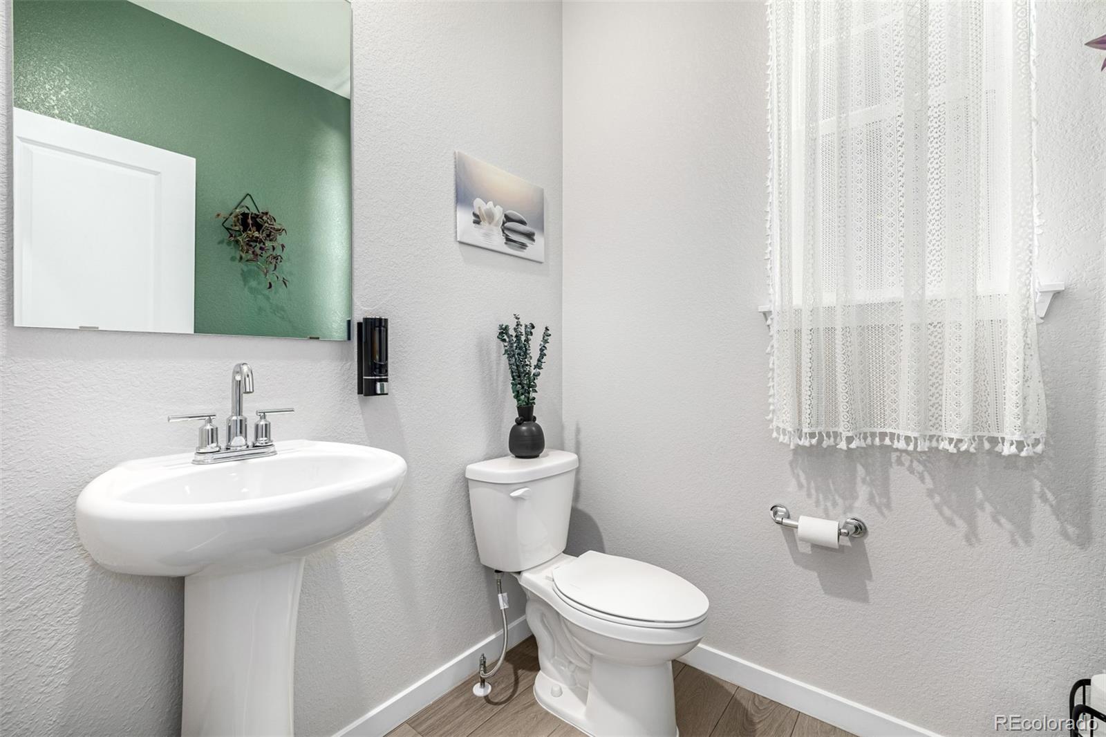 MLS Image #22 for 23652 e 40th avenue,aurora, Colorado