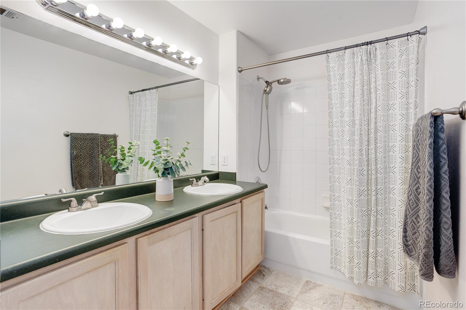 MLS Image #13 for 8500 e jefferson avenue,denver, Colorado