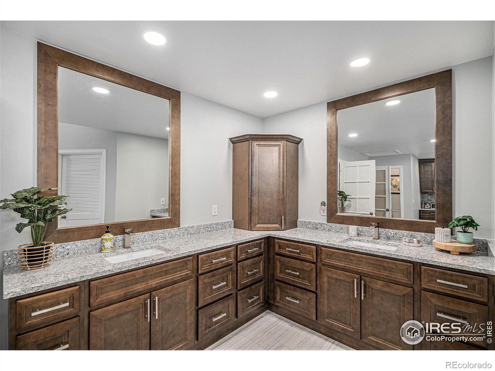 MLS Image #14 for 5442 s dayton court,greenwood village, Colorado